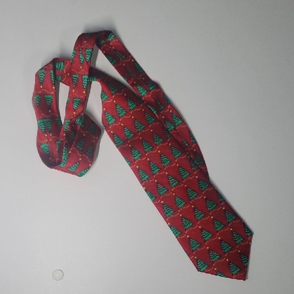 Festive Red and Green Christmas Tree Tie Cape‎ Cod Neckwear Xmas Holiday